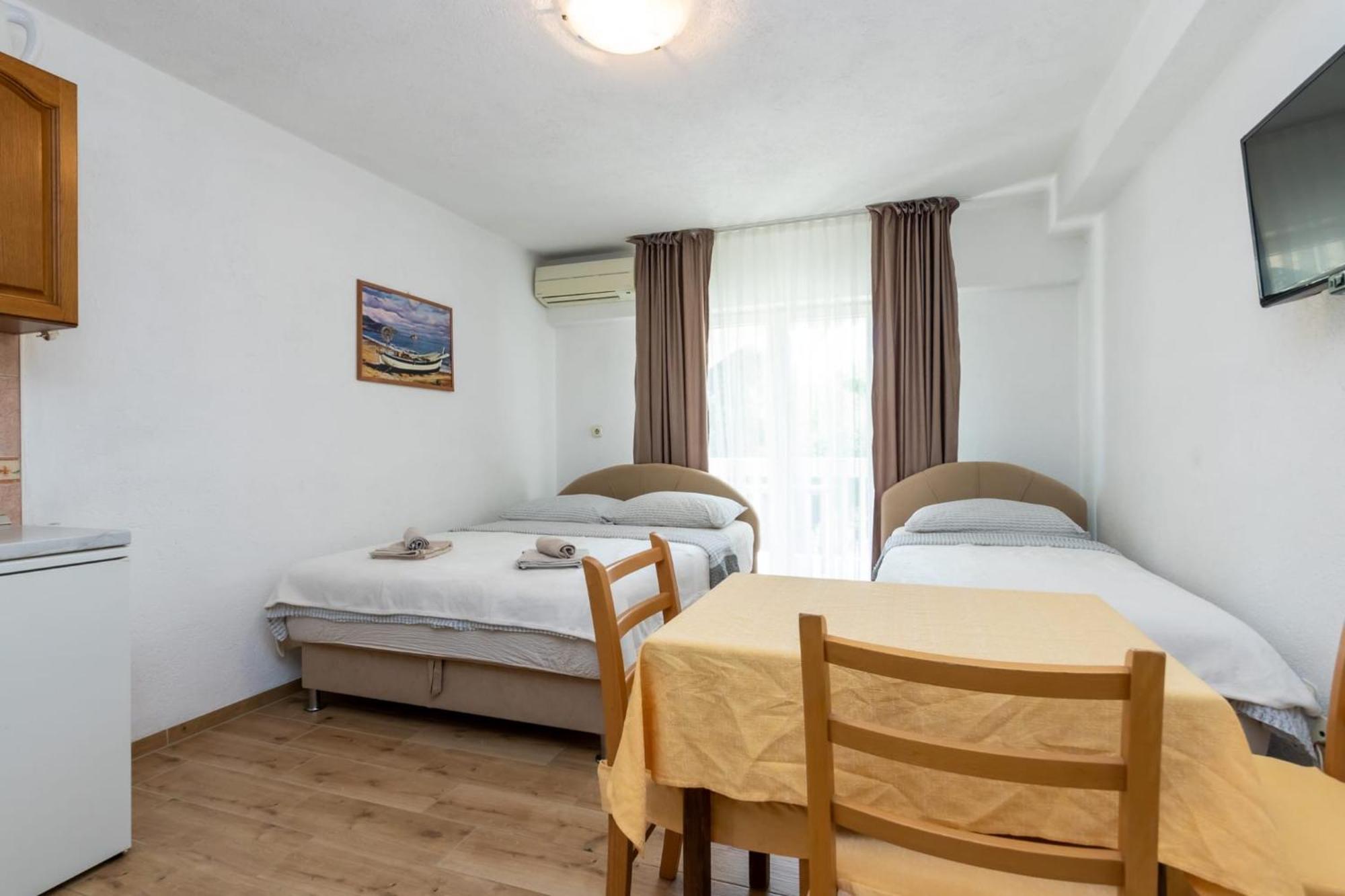 Apartments Dino Kastela Exterior photo